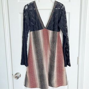 RU Apparel | Lace Bell Sleeved Printed County Dress